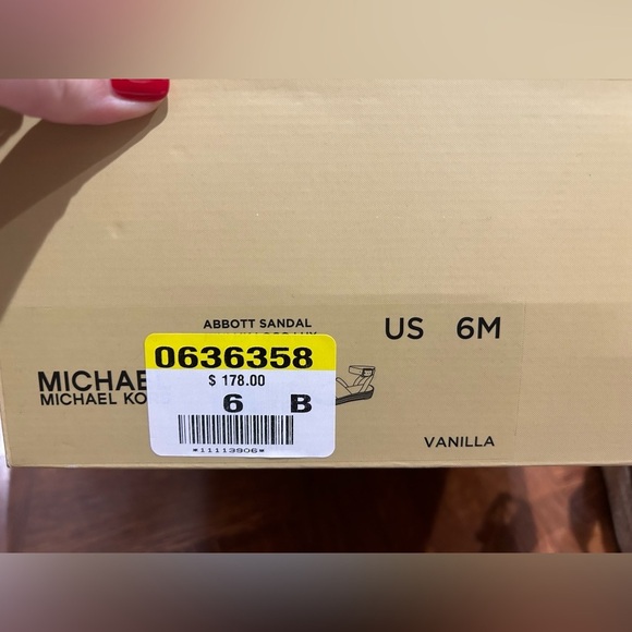 Michael Kors Sandal - Picture 9 of 10